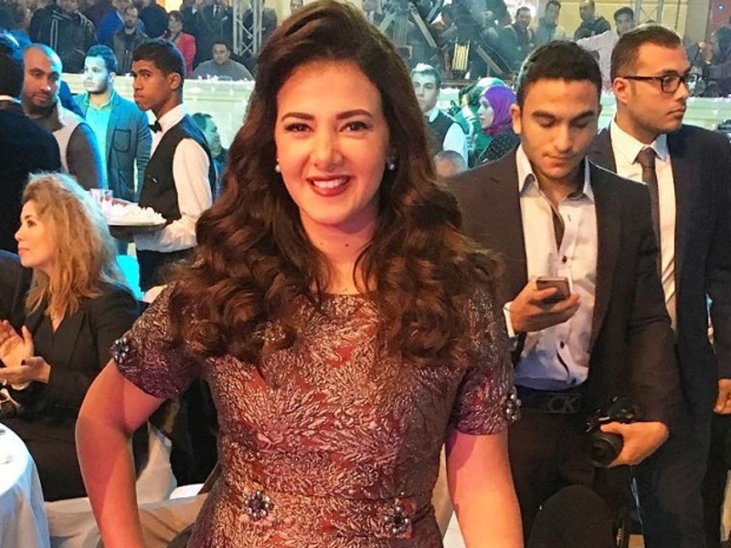 عفوية دنيا سمير غانم بصور بدون مكياج تشعل الانستجرام